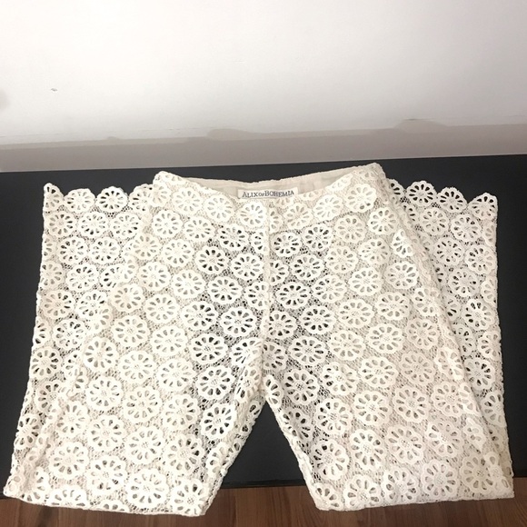 Alix of Bohemia flower lace crochet Charlie Pant sz. Sm.